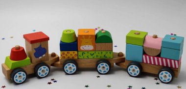 Ahşap oyuncak tren uygun eğlenceli taşla renkleri