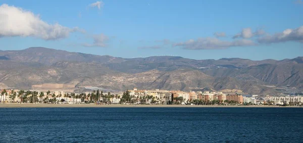 Arka Plan Bulutlu Gökyüzü Almeria Eyaletinin Dağı Ufukta Köyü — Stok fotoğraf