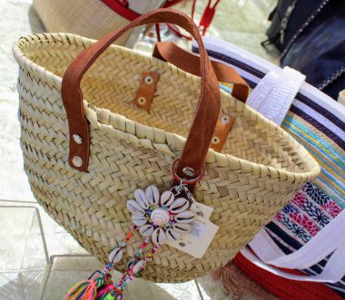 Deri kulplu plaj çantası