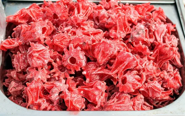 Kırmızı ebegümeci çiçeği susuz