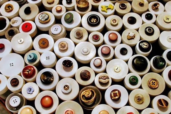Στρογγυλά κουμπιά για ρούχα — Φωτογραφία Αρχείου