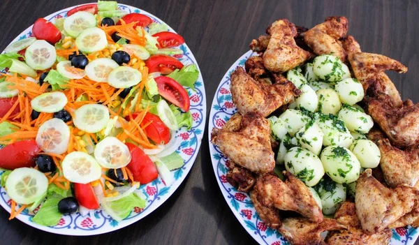 et ve salata ile plaka