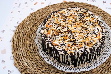 Siyah beyaz çikolata ile Krem kek