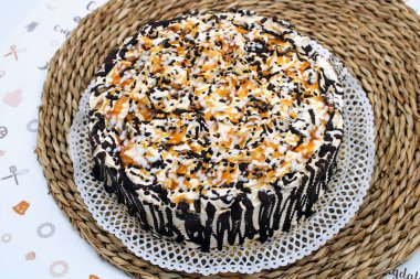 Siyah beyaz çikolata ile Krem kek