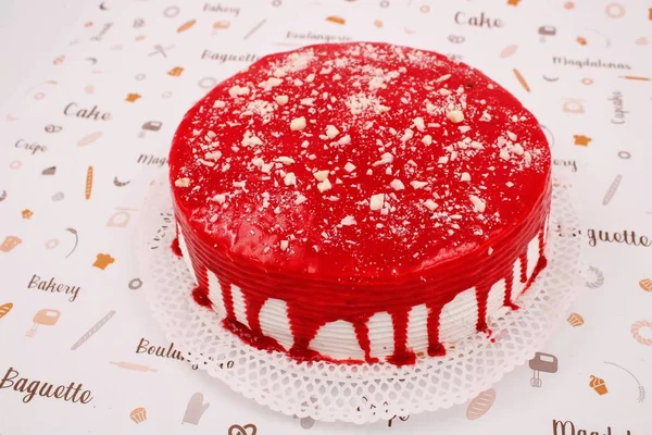 Çilek şurubu ile Kremalı kek