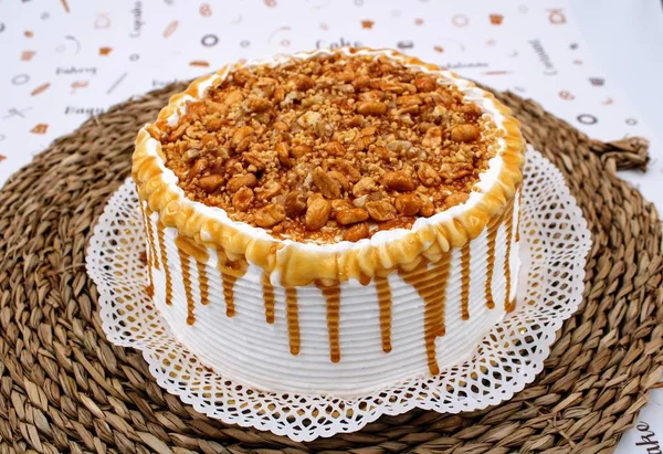 Gâteau à la crème au sirop de caramel — Photo