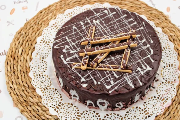 Kuchen mit Schokoladencreme — Stockfoto