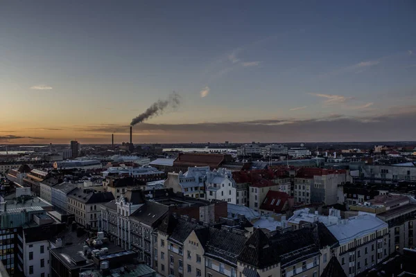 Helsinki şehir görünümünü zaman güneş battı.