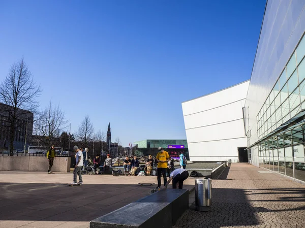 Helsinki gençler için yaz saati.