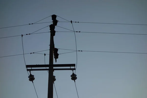 Elektriciteit Paal Kabels Blauwe Hemel — Stockfoto