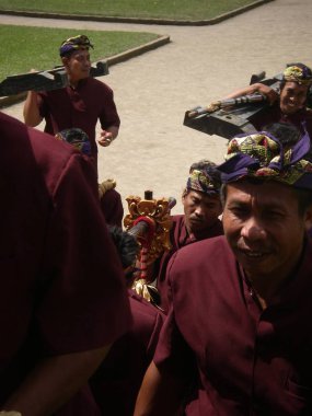 Budist töreni bir tapınak Bali