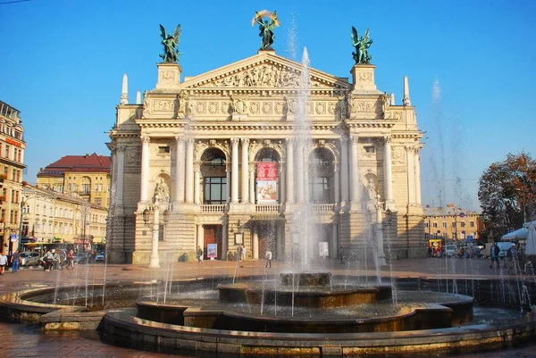 Podróżować Zachodniej Ukrainie Lwowa Opera Lwowska Zabytkowe Centrum Miasta Europa — Zdjęcie stockowe