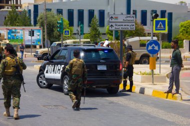 Kürt İstanbul ve polis yol hükümet Irak-Kürdistan ' 23 Temmuz 2018 binasını İslam devleti saldırıları engellemek. Kürt güvenlik güçlerinin tüm üç Daesh teröristler etkisiz hale.