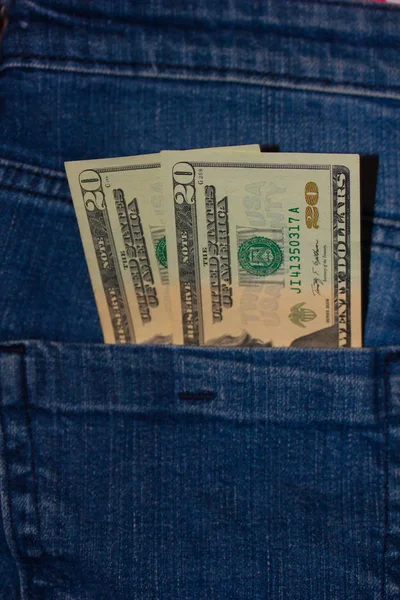 Zwanzig Dollar Scheine Jeans Gesäßtasche — Stockfoto