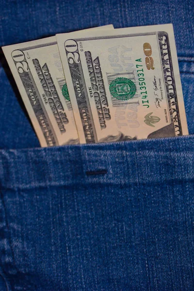 Zwanzig Dollar Scheine Jeans Gesäßtasche — Stockfoto