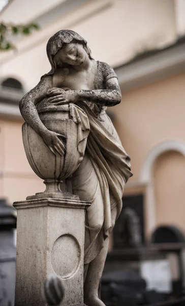 Necropolis 18Th Century Alexander Nevsky Lavra Petersburg Sculpture Woman Urn — Stock Photo, Image