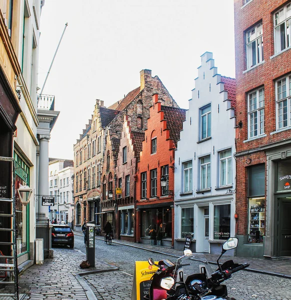 Brügge Belgien Juni 2020 Schöne Historische Fassaden Und Alte Backsteingebäude — Stockfoto