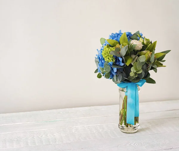 Romantisches Bouquet Mit Blauen Hortensien Und Rose — Stockfoto