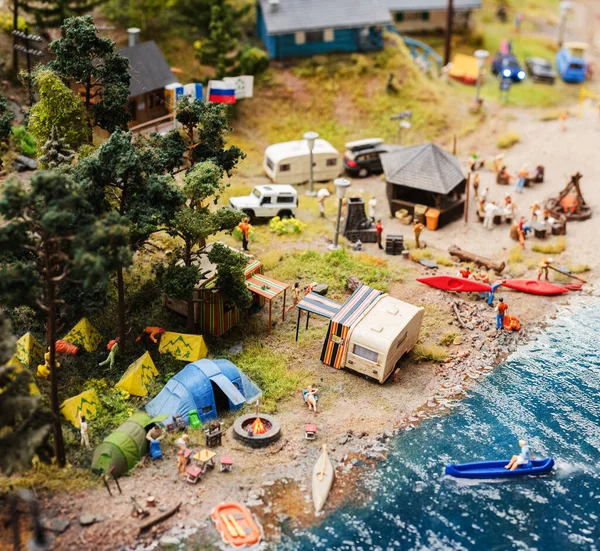 Saint Petersburg, Rusya - 17 Temmuz 2020, Büyük Rusya Müzesi, plajda kamp.