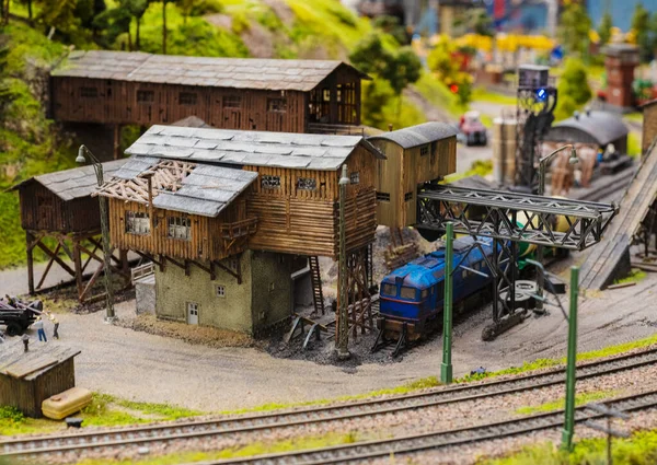 St. Petersburg, Rusya - 17 Temmuz 2020, Büyük Rusya Müzesi, köydeki ahşap ev