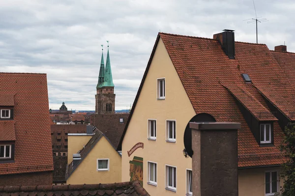 Nuremberg Alemanha Julho 2020 Telhados Azulejos Vermelhos Casas Antigas Uma — Fotografia de Stock