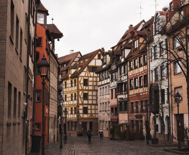 Nuremberg, Almanya - 10 Temmuz 2020, ortaçağ Alman tarzı ve eski evler