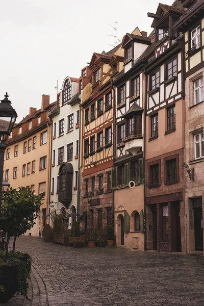 Nuremberg, Almanya - 10 Temmuz 2020, ortaçağ Alman tarzı ve eski evler