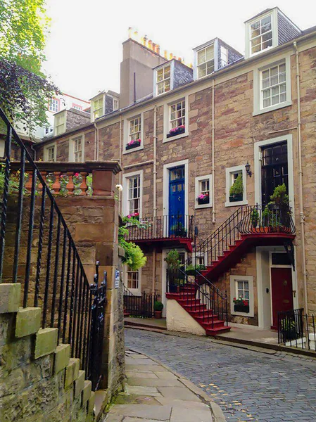 Edimburgo Escócia Agosto 2019 Encantadoras Casas Pedra Centro Histórico Cidade — Fotografia de Stock