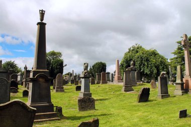 Stirling, İskoçya - 1 Ağustos 2020, Menteith Kilisesi Limanı çevresindeki eski ortaçağ mezarlığı