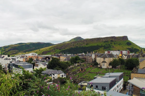 Edinburgh Skotsko Srpna 2019 Pohled Staré Město Sídlo Mount Arthur — Stock fotografie