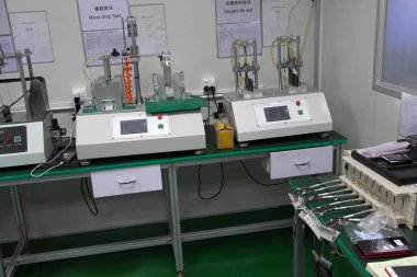 Ulefone fabrikası, montaj ve akıllı telefonlar kalite kontrolü