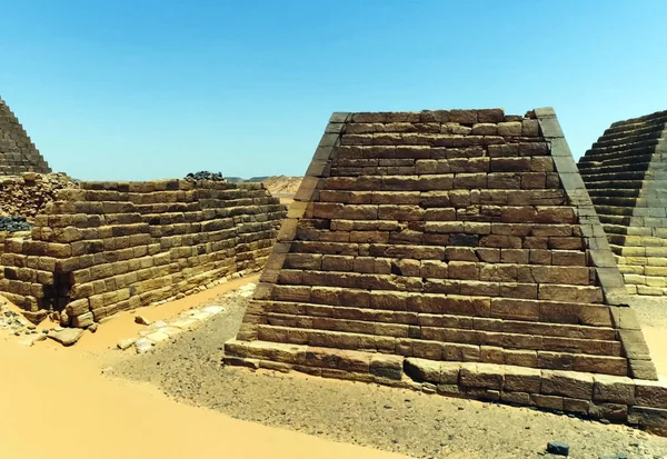 Pyramidy v Súdánu — Stock fotografie
