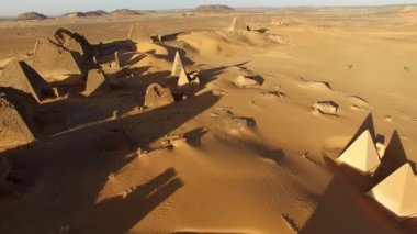 Sudan 'daki piramitler, Kush Krallığı 'nın hükümdarları tarafından yapılmıştır..