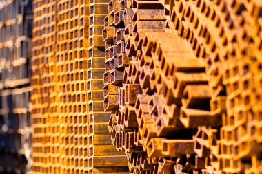 Ambar metal ürünleri.