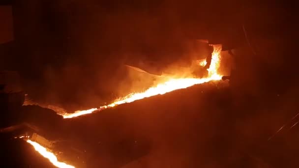 Stopiony Strumień Żelaza Stalowni Steelmaking Metal Przetapianie Sklep Goryatsy Sklep — Wideo stockowe