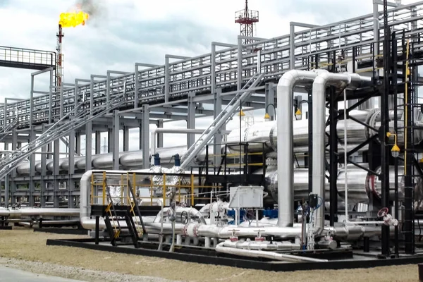 Petrol rafinerisi Bir petrol sanayi tesisi inşaatı