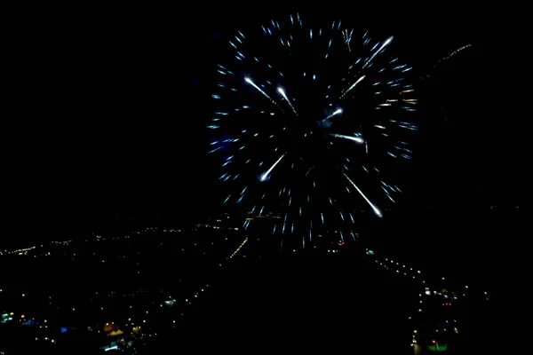 Fuegos artificiales de Año Nuevo, vista interior de fuegos artificiales —  Fotos de Stock