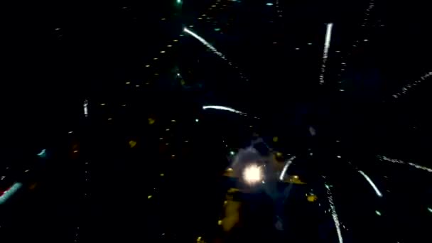 新年の花火 花火の内側の眺め 花火のカラフルな点滅 — ストック動画