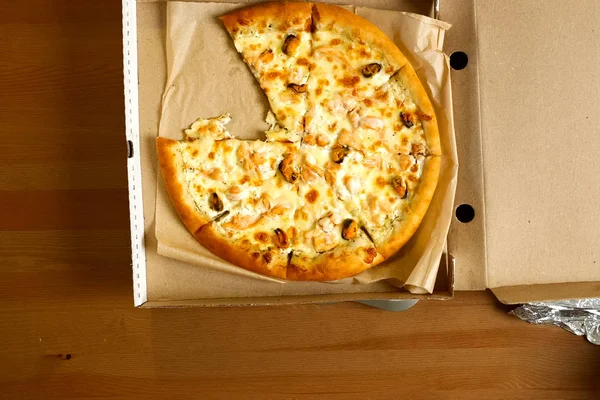 Delivered pizza in box, delicious pizza.