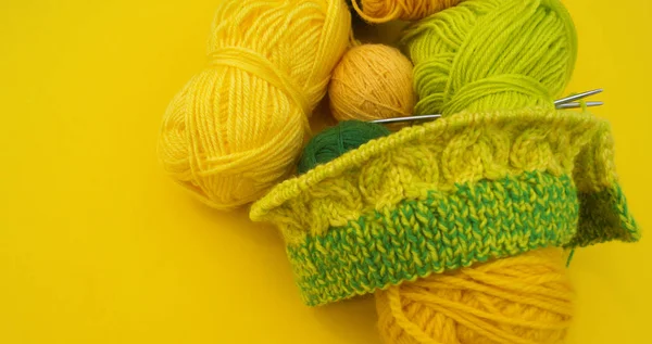 Yellow Green Coats Wool Lie Table Favorite Hobby Knitting Home — Stock Photo, Image