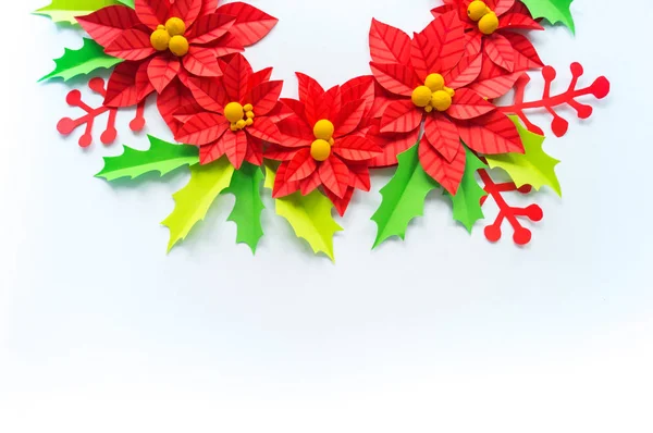 Papír Virág Mikulásvirág Holly Levele Karácsonyi Koszorú Fehér Háttér Színek — Stock Fotó
