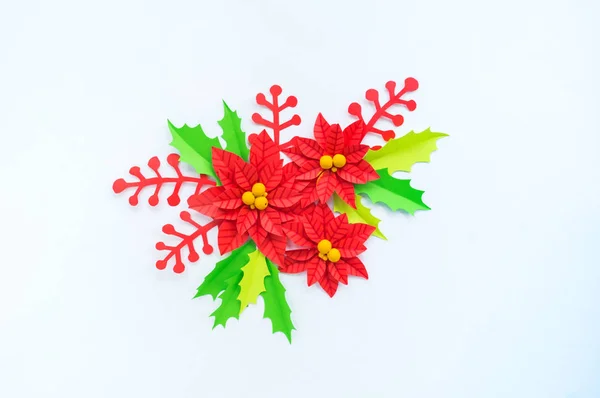 Poinsettia Fiori Carta Foglie Agrifoglio Ghirlanda Natale Sfondo Bianco Colori — Foto Stock