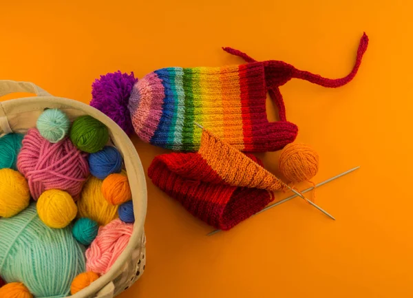 Rainbow Cap Made Wool Orange Background Copy Space View Striped — Stock Photo, Image