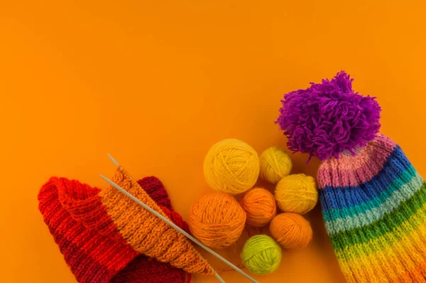 Rainbow Cap Made Wool Orange Background Copy Space View Striped — Stock Photo, Image