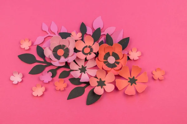 Blume Und Blätter Aus Papier Auf Rosa Hintergrund Handarbeit Liebstes — Stockfoto