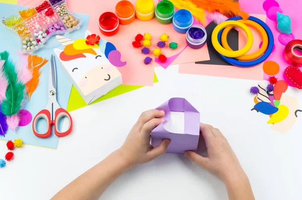 Niño Palos Mano Artesanía Unicornio Regalo Inusual Caja Papel Clase — Foto de Stock