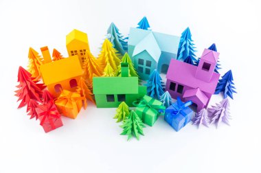 Varış takvimi bebek Gökkuşağı rengi için. Ev ve Noel ağacı kağıt kesmek. Noel tatil dekor. Beyaz arka plan. Bütün aile en sevdiği hobi.