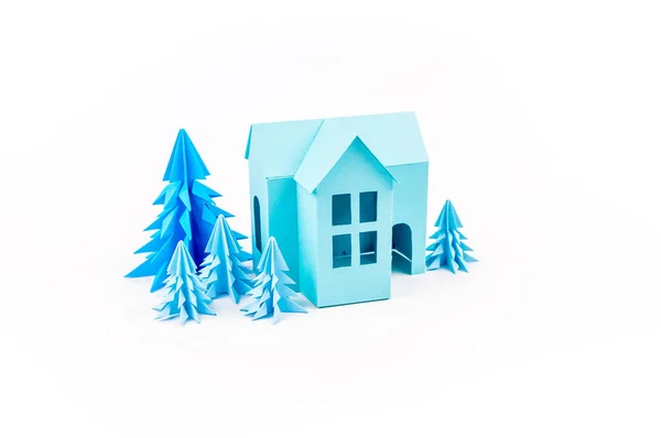 Блакитний Будинок Клеєний Паперу Стоїть Лісовій Фіолетовий Білий Фон Дитячий — стокове фото