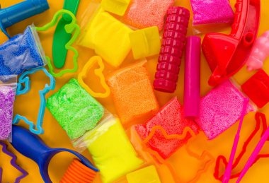 Malzeme ve kil modelleme araçları. Bir çocuk için yaratıcı ders.