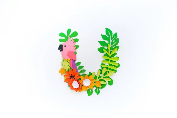 Letter U alfabet met papier ambachtelijke bloem. ABC concept type als logo geïsoleerd op witte achtergrond. — Stockfoto